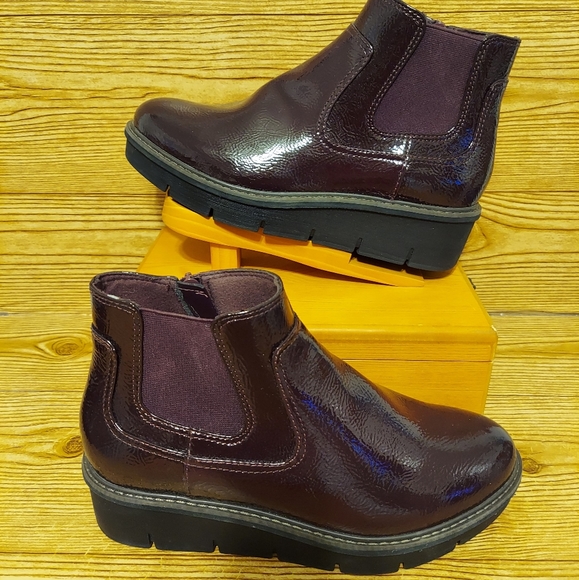 Clarks | Shoes | Preowned Worn X 221 